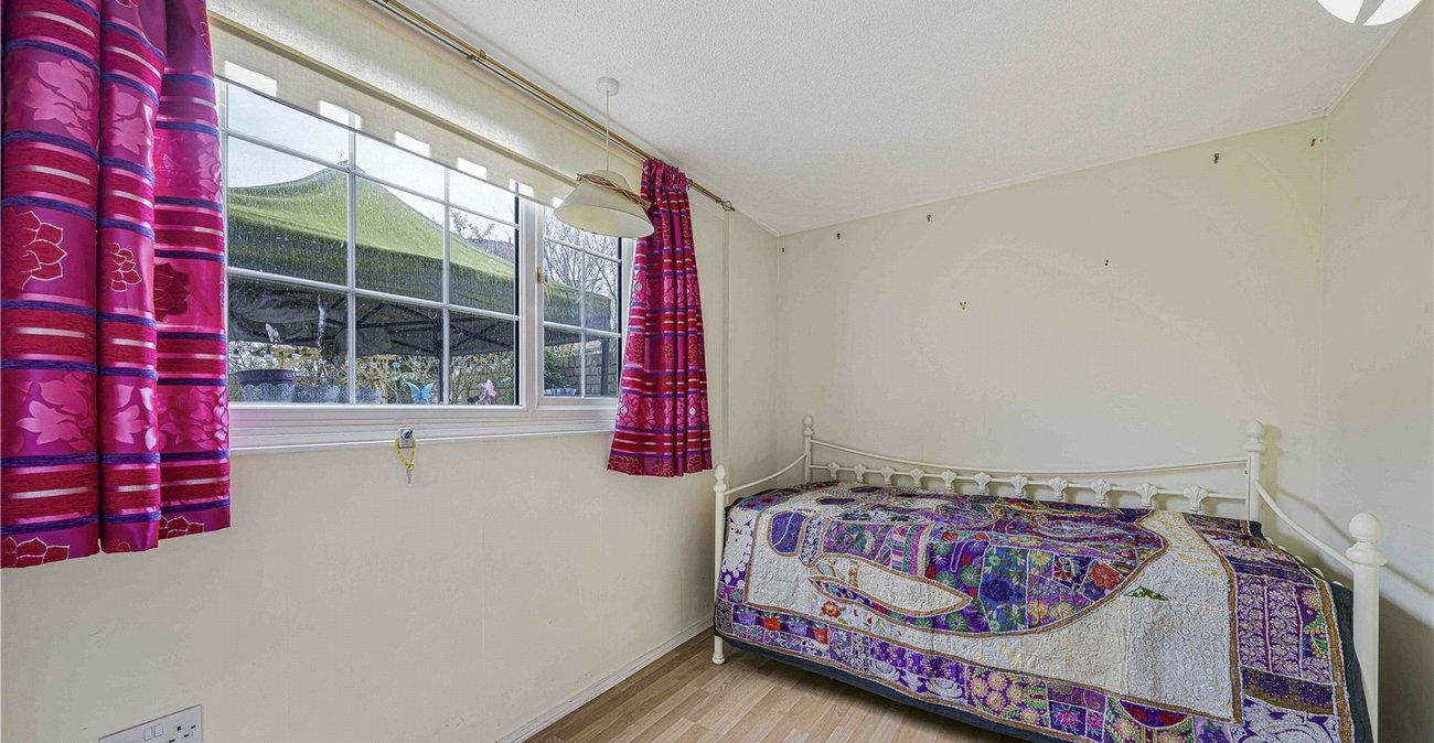 3 bedroom property for sale in Dartford | Robinson Jackson