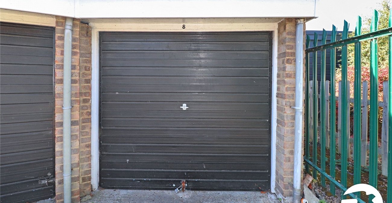 2 bedroom property for sale in Belvedere | Robinson Jackson
