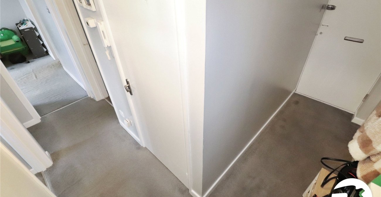 2 bedroom property for sale in Belvedere | Robinson Jackson