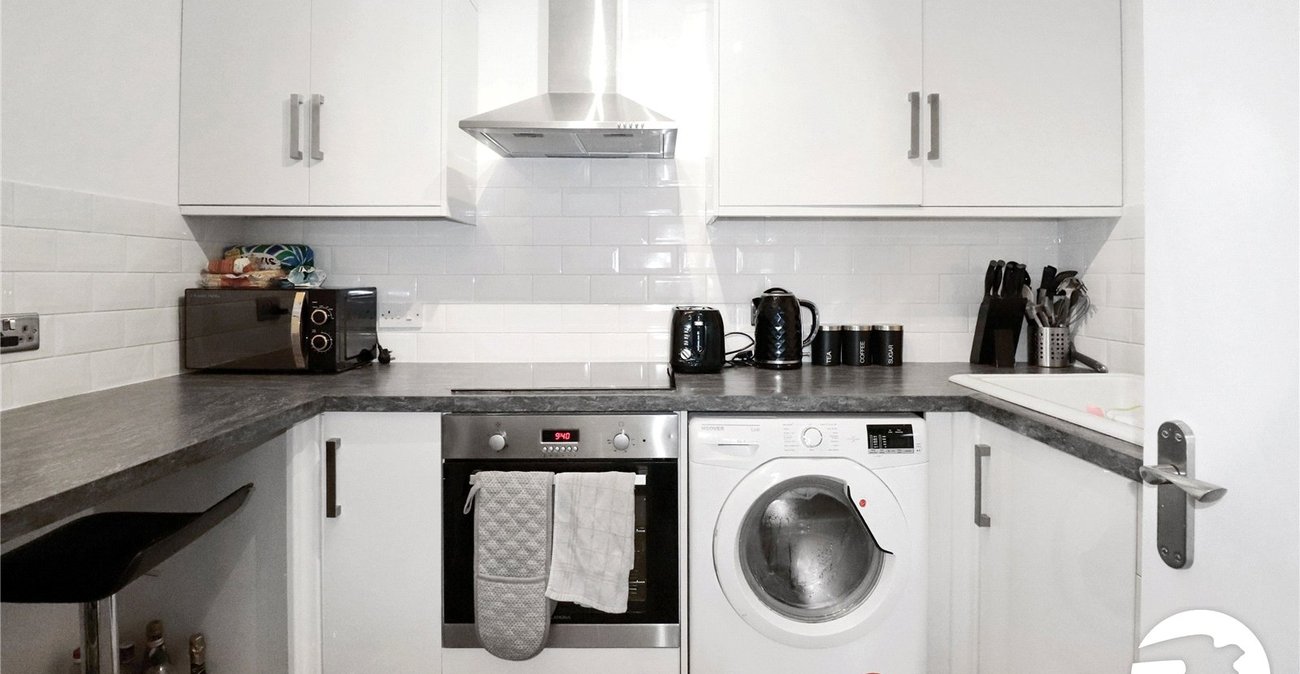 2 bedroom property for sale in Belvedere | Robinson Jackson