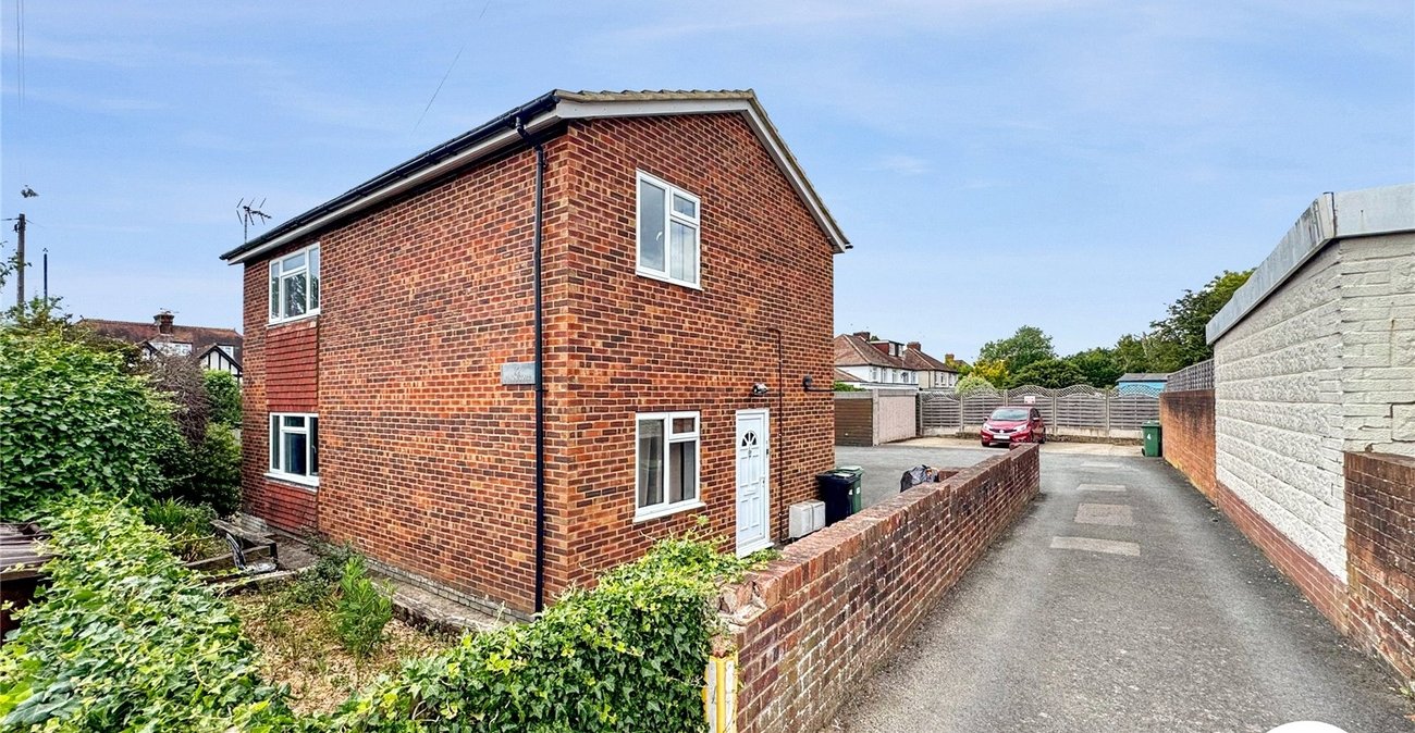 2 bedroom property for sale in Maidstone | Robinson Michael & Jackson