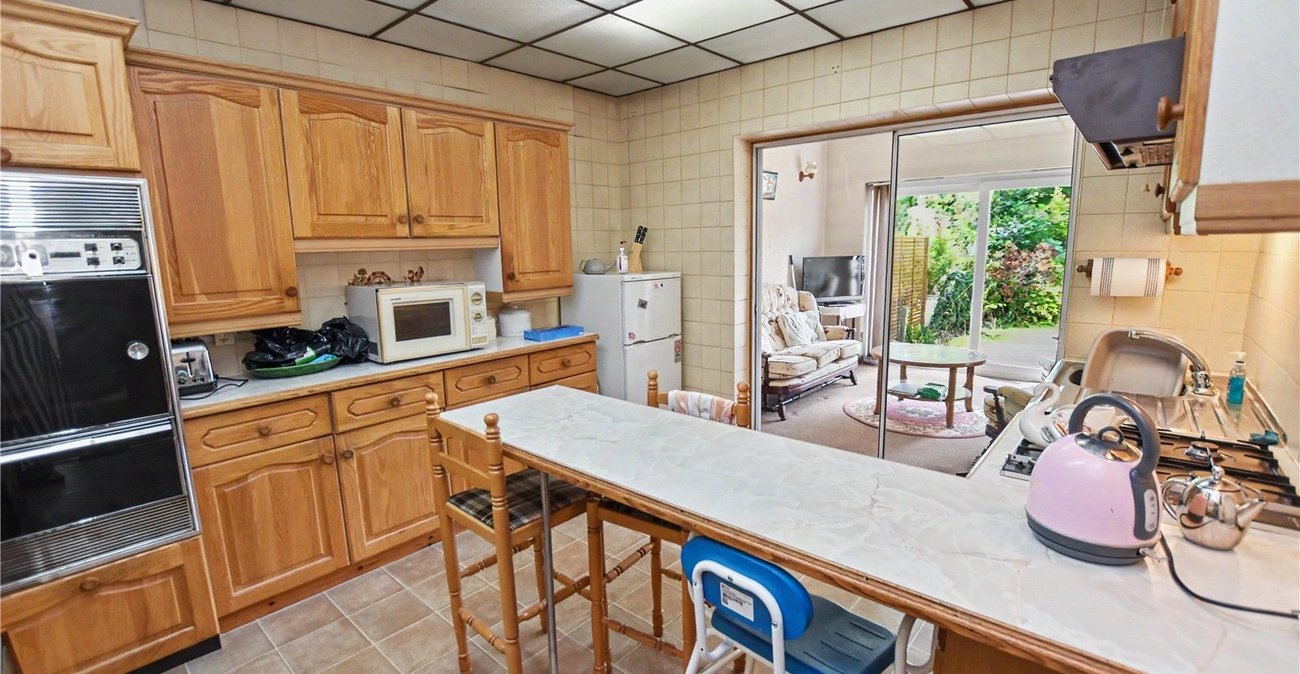 3 bedroom bungalow for sale in Bexleyheath | Robinson Jackson