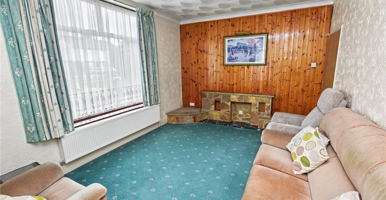 3 bedroom bungalow for sale in Bexleyheath | Robinson Jackson