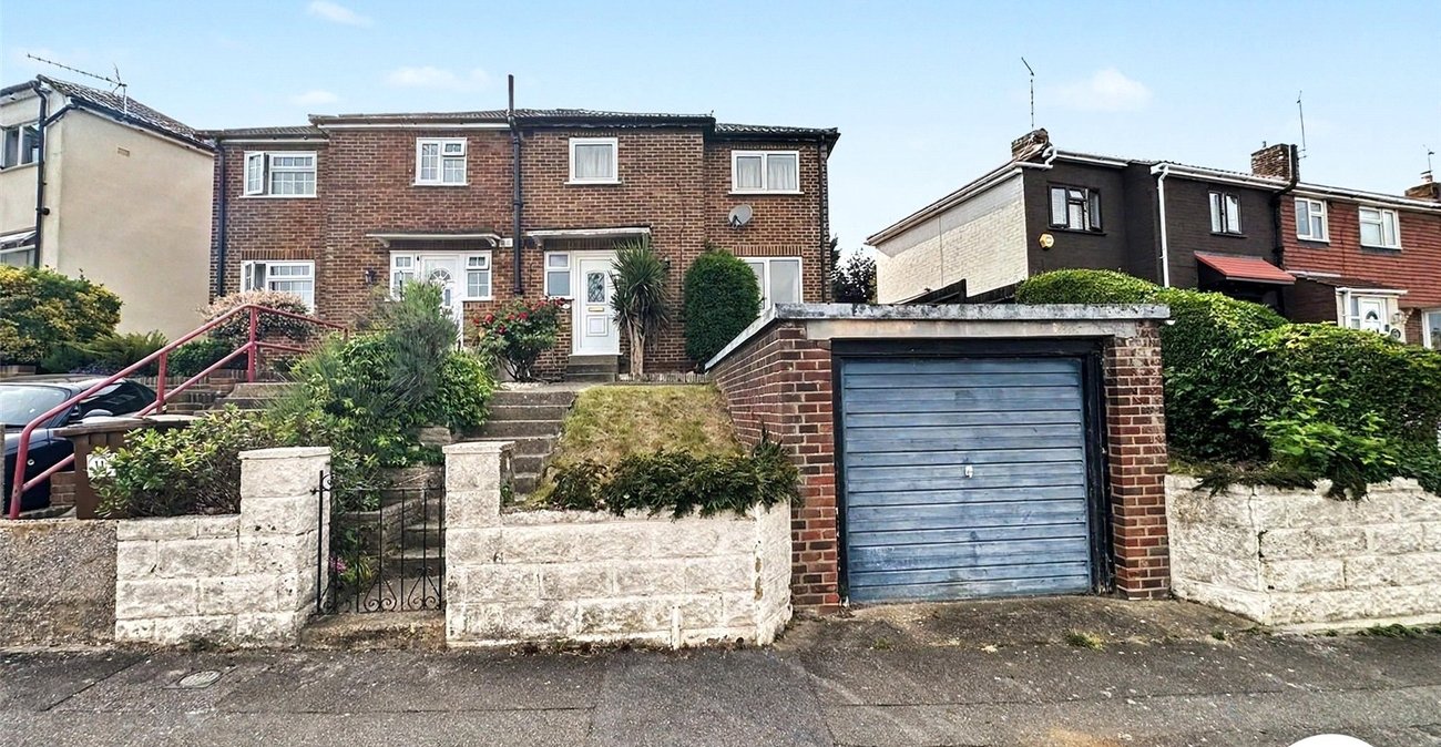 3 bedroom house for sale in Rochester | Robinson Michael & Jackson