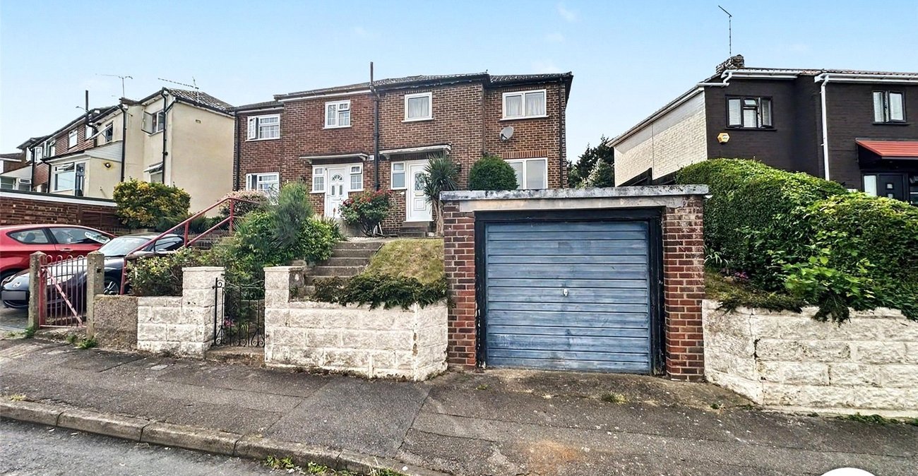 3 bedroom house for sale in Rochester | Robinson Michael & Jackson
