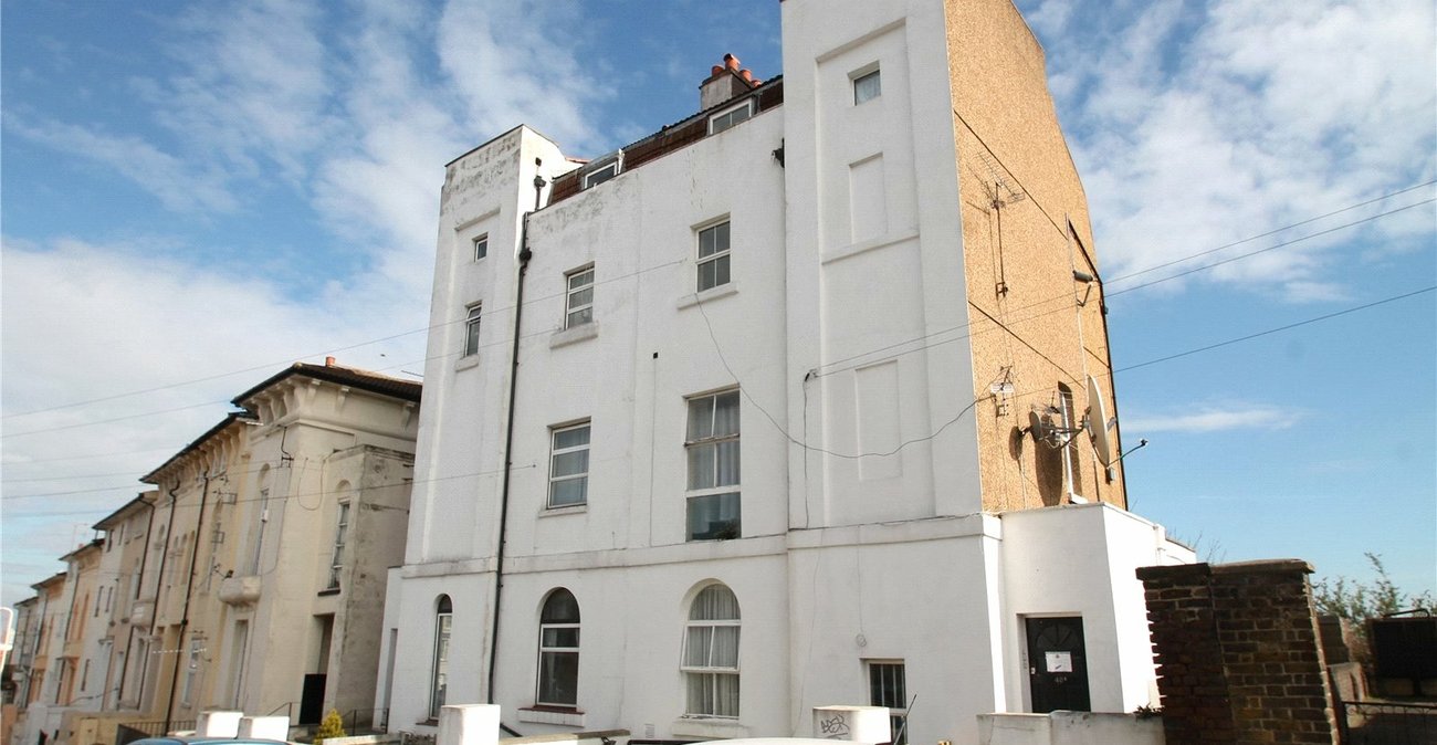 1 bedroom property for sale in Northfleet | Robinson Michael & Jackson