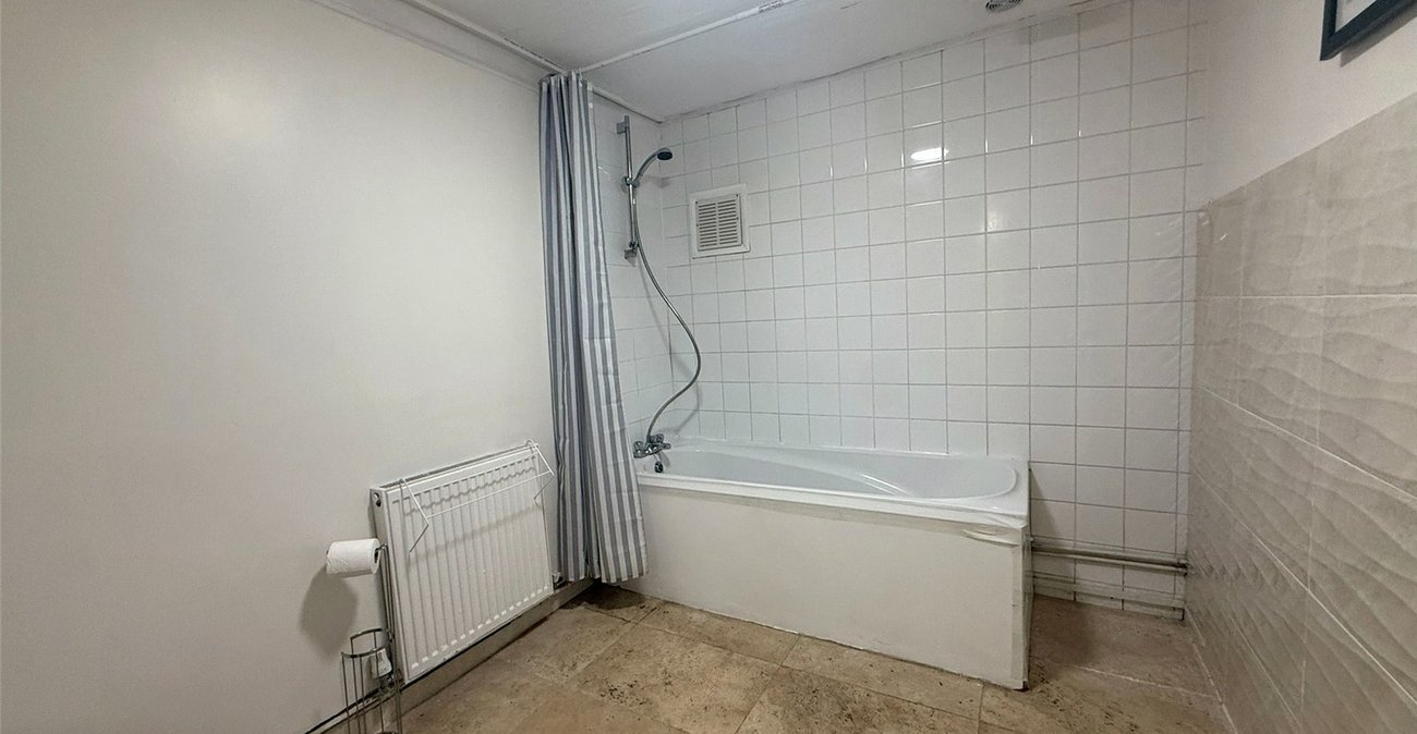 1 bedroom property for sale in Northfleet | Robinson Michael & Jackson