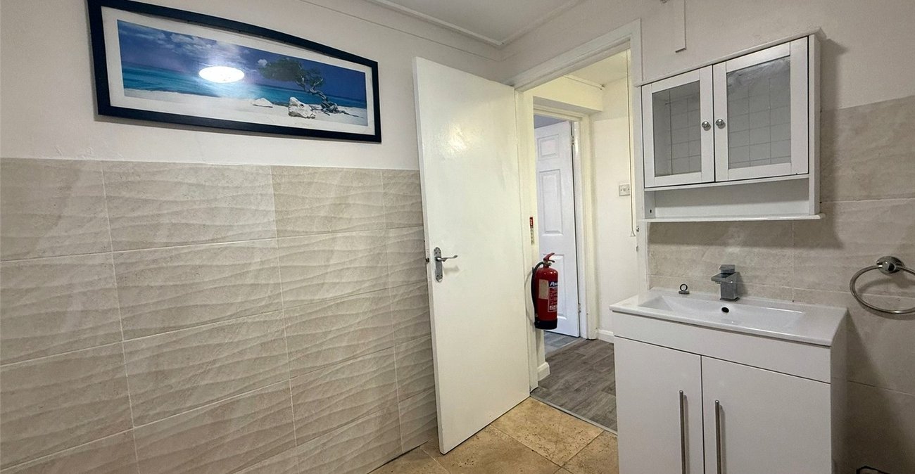 1 bedroom property for sale in Northfleet | Robinson Michael & Jackson