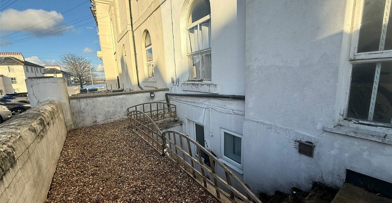 1 bedroom property for sale in Northfleet | Robinson Michael & Jackson