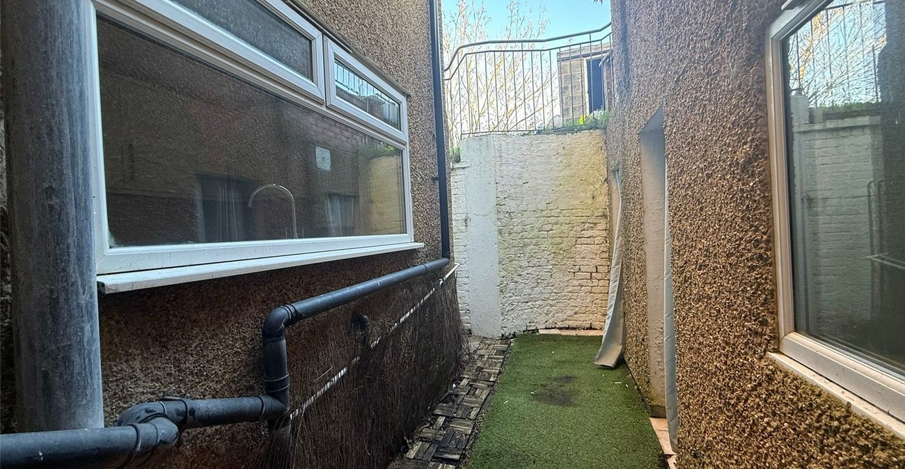 1 bedroom property for sale in Northfleet | Robinson Michael & Jackson