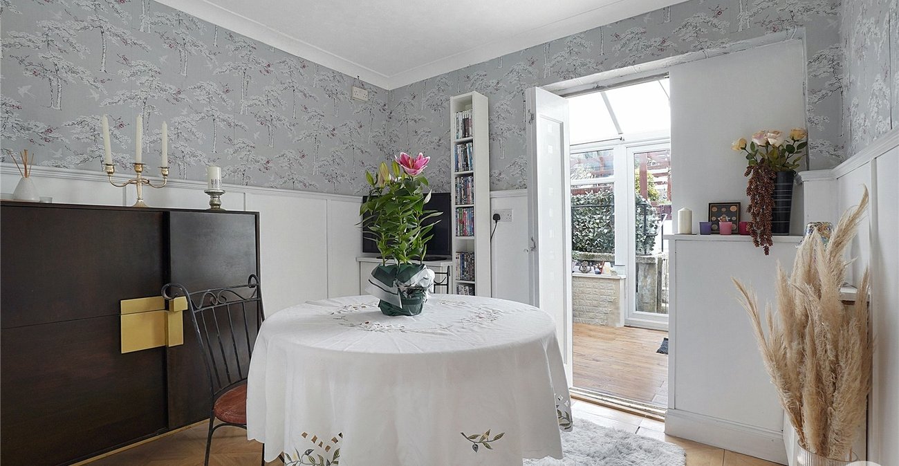 4 bedroom bungalow for sale in Halling | Robinson Michael & Jackson