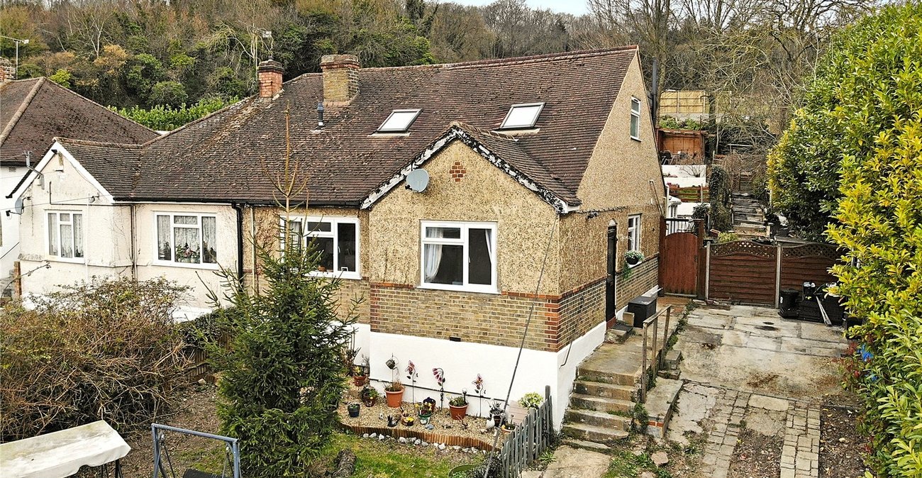 4 bedroom bungalow for sale in Halling | Robinson Michael & Jackson