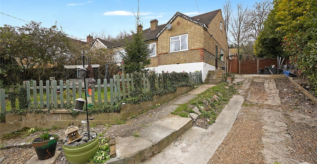 4 bedroom bungalow for sale in Halling | Robinson Michael & Jackson