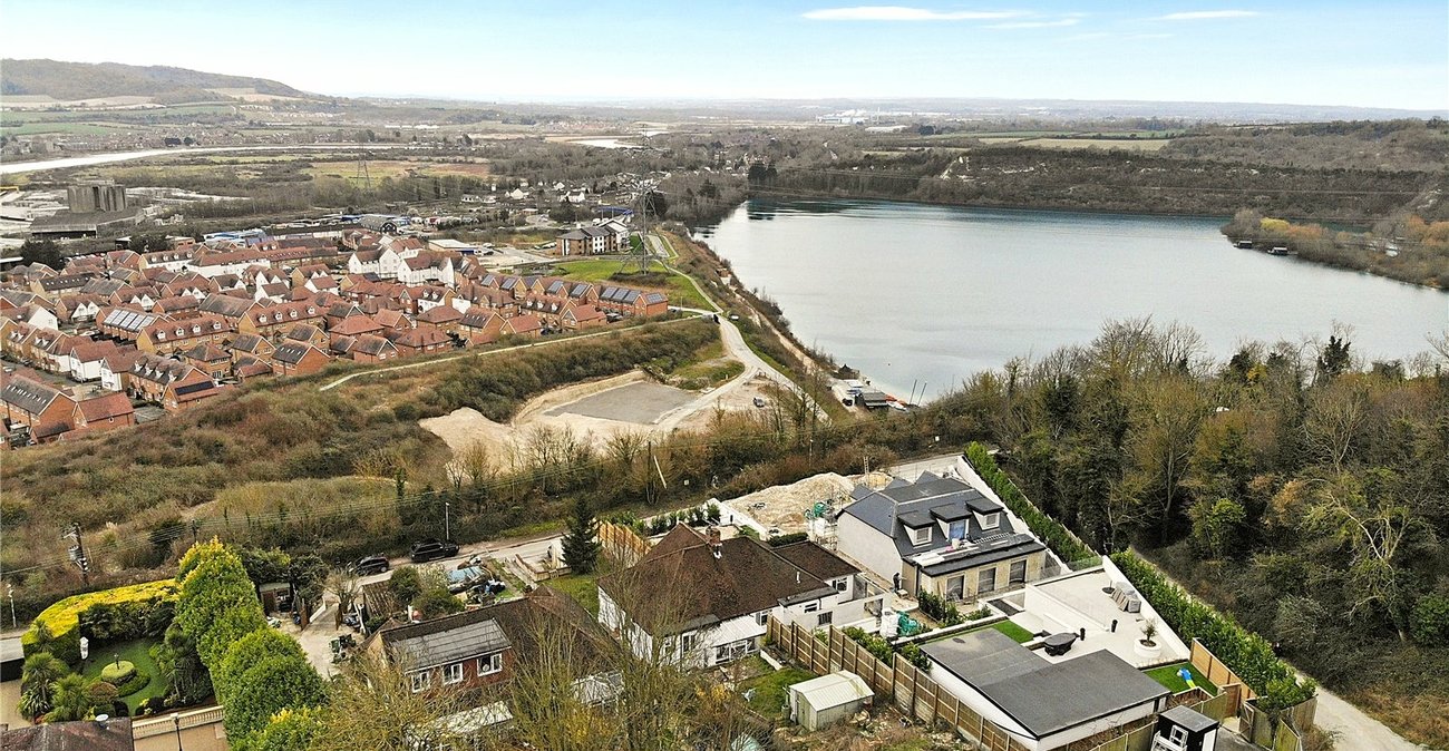 4 bedroom bungalow for sale in Halling | Robinson Michael & Jackson