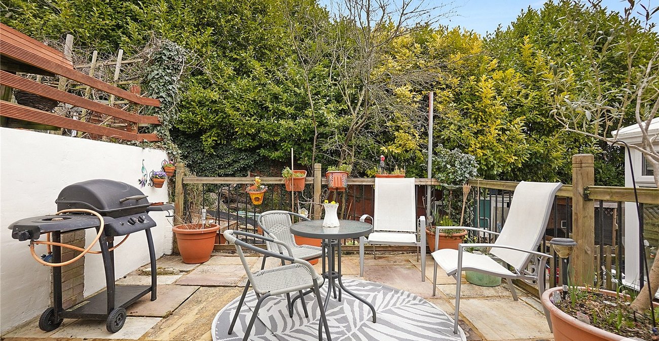 4 bedroom bungalow for sale in Halling | Robinson Michael & Jackson