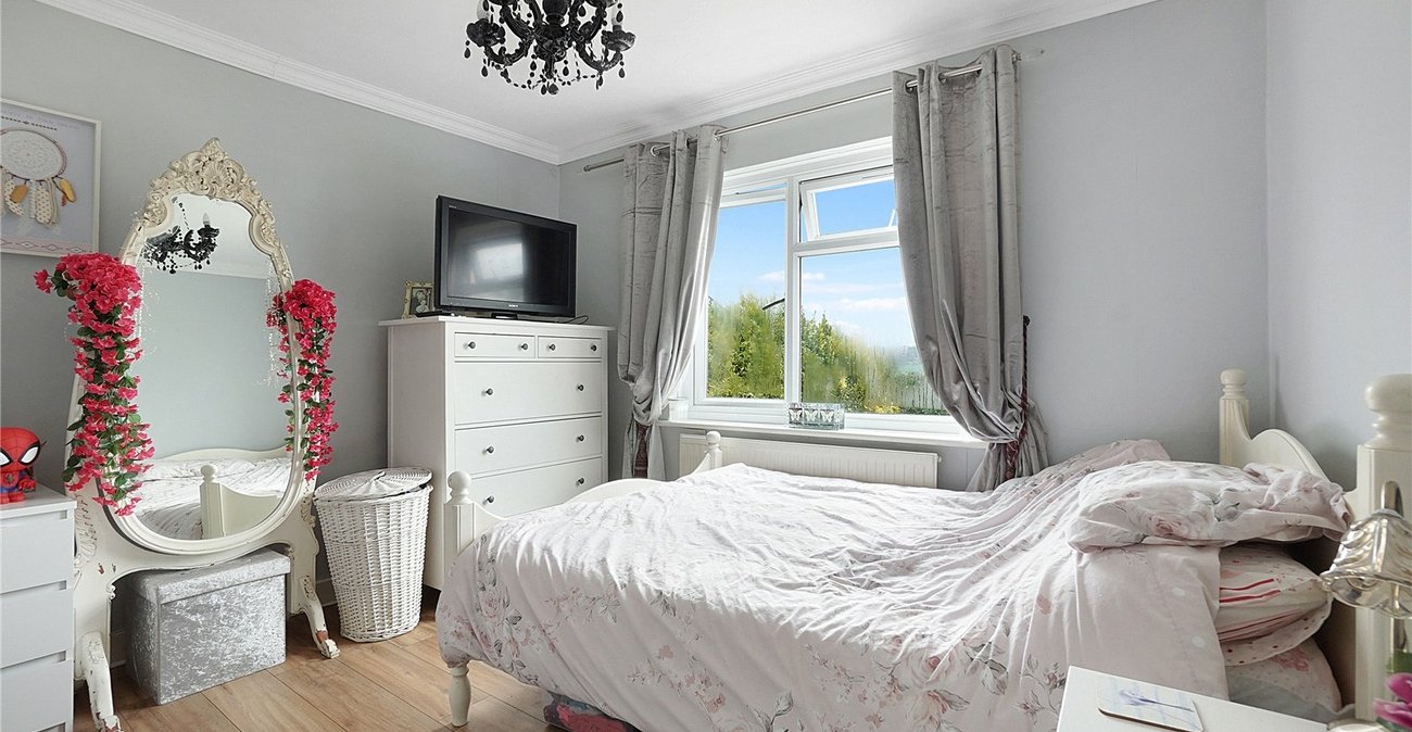 4 bedroom bungalow for sale in Halling | Robinson Michael & Jackson