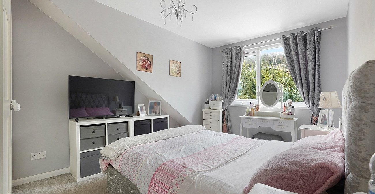 4 bedroom bungalow for sale in Halling | Robinson Michael & Jackson