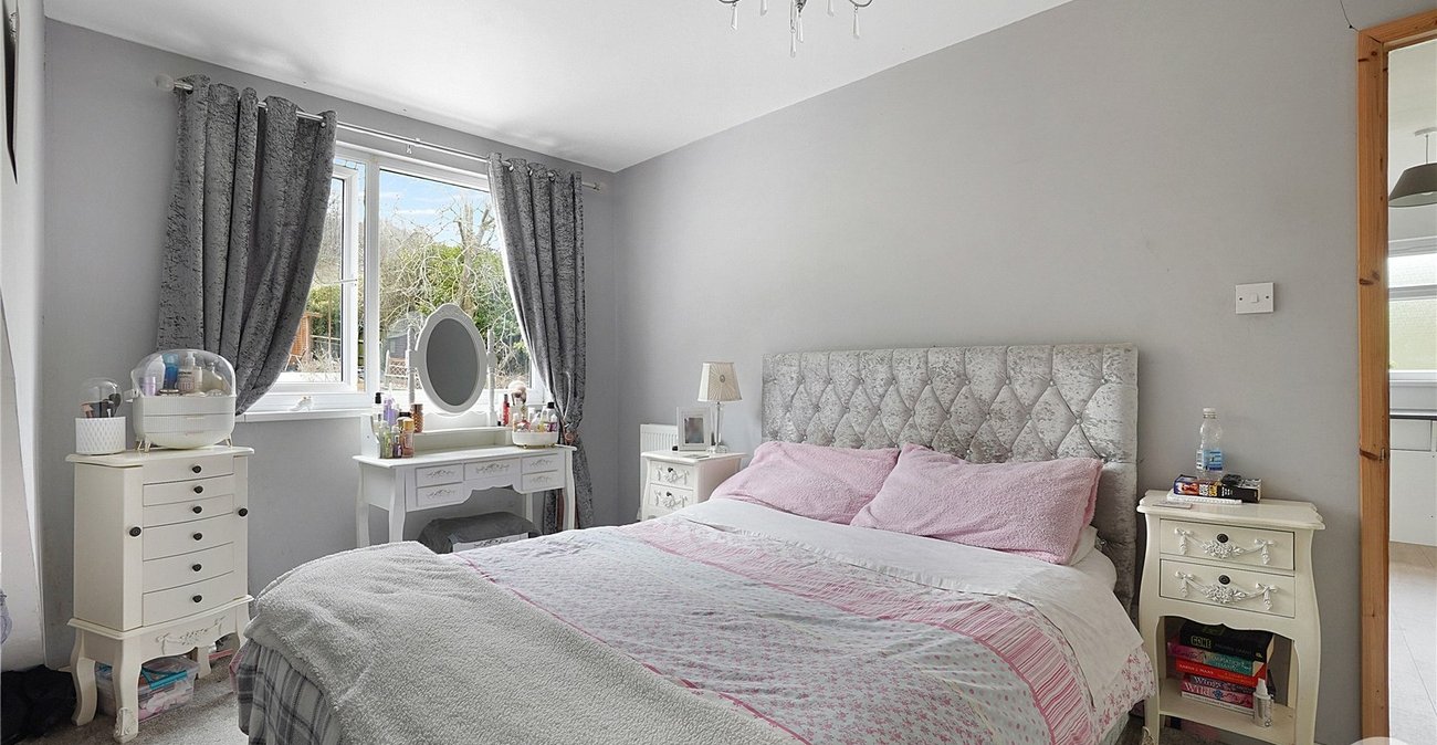 4 bedroom bungalow for sale in Halling | Robinson Michael & Jackson