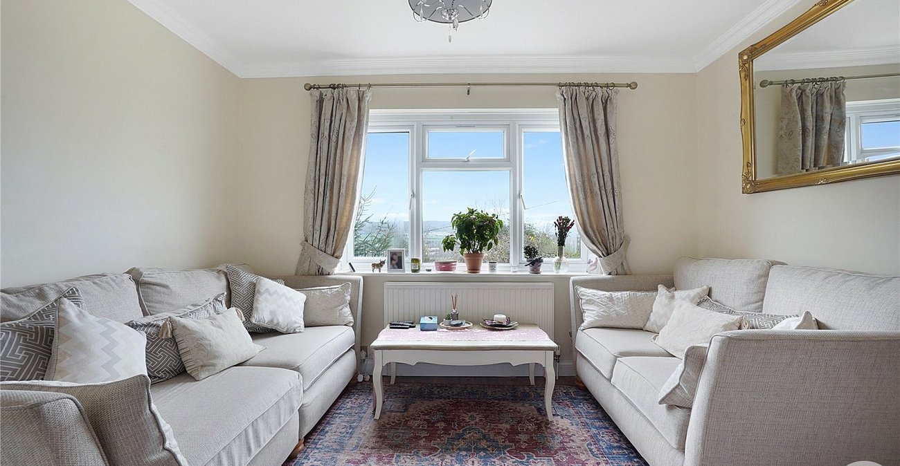 4 bedroom bungalow for sale in Halling | Robinson Michael & Jackson