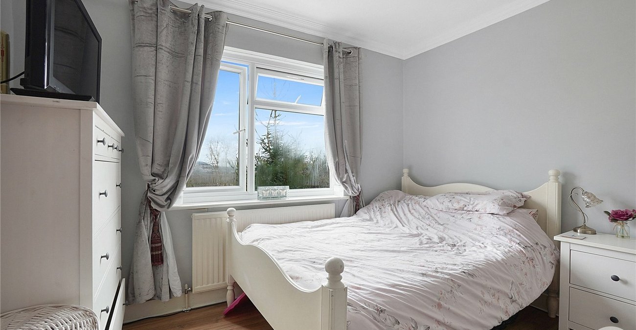 4 bedroom bungalow for sale in Halling | Robinson Michael & Jackson