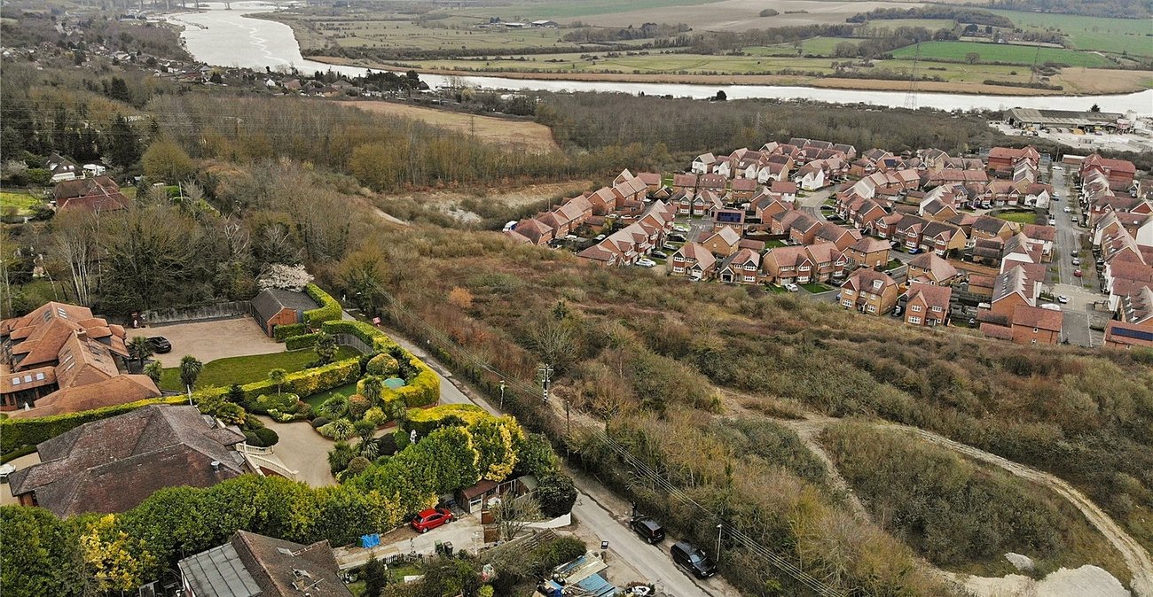 4 bedroom bungalow for sale in Halling | Robinson Michael & Jackson