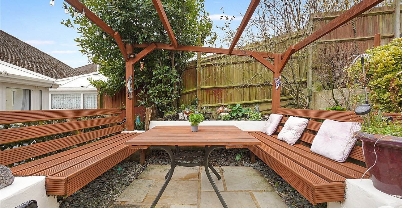 4 bedroom bungalow for sale in Halling | Robinson Michael & Jackson