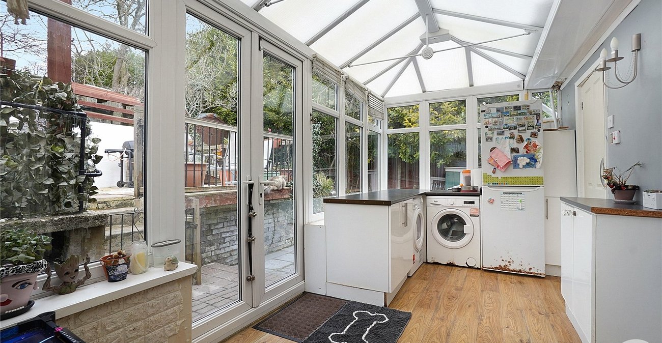 4 bedroom bungalow for sale in Halling | Robinson Michael & Jackson