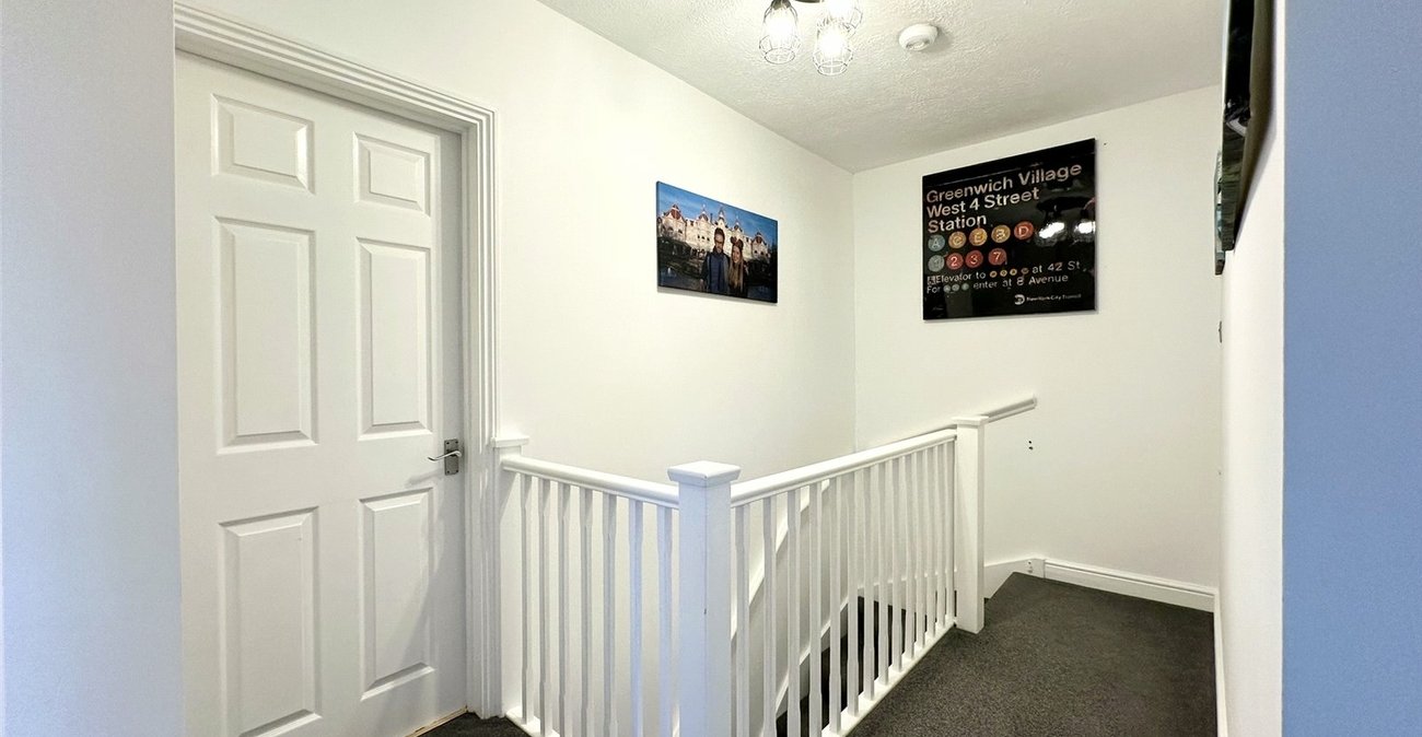 3 bedroom house for sale in Greenhithe | Robinson Jackson