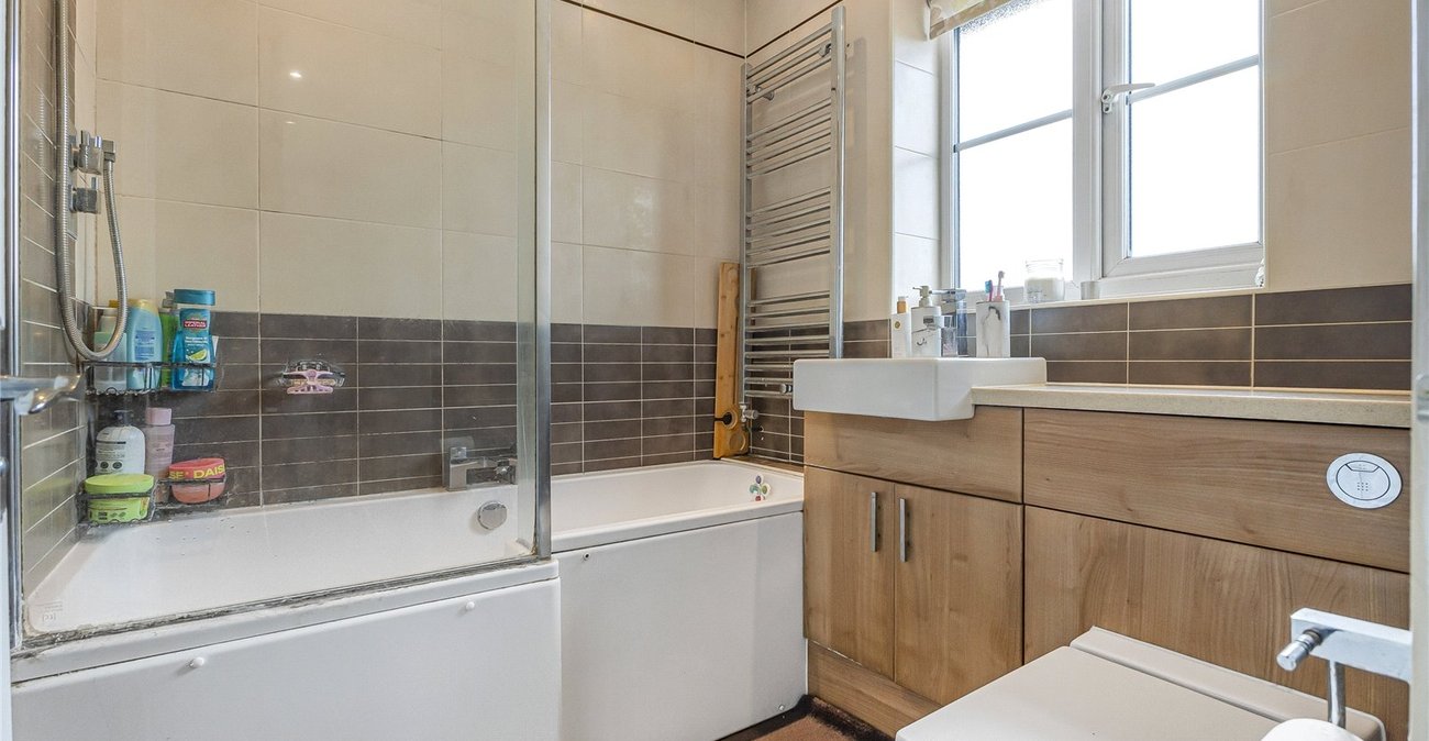 4 bedroom house for sale in Greenhithe | Robinson Jackson