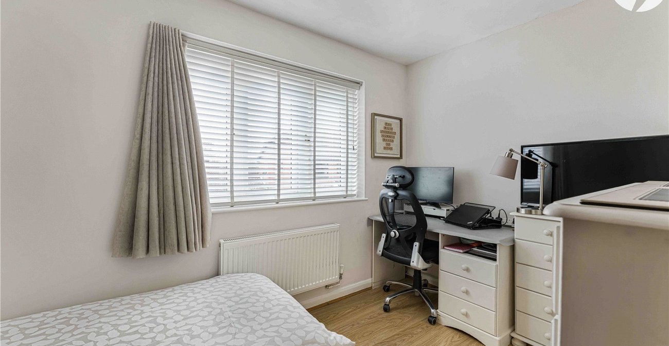 2 bedroom house for sale in Greenhithe | Robinson Jackson