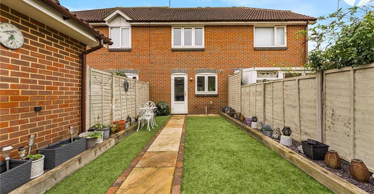 2 bedroom house for sale in Greenhithe | Robinson Jackson