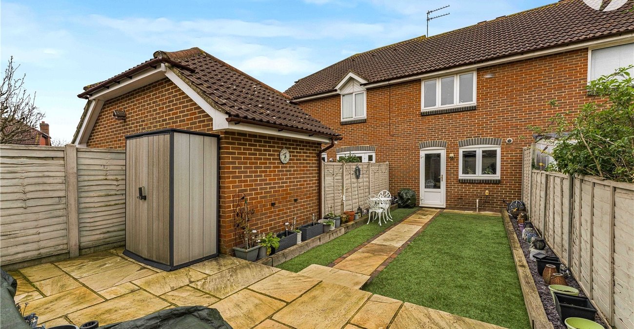 2 bedroom house for sale in Greenhithe | Robinson Jackson
