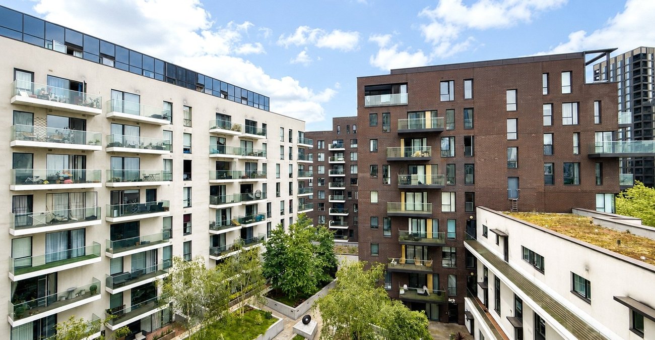 2 bedroom property for sale in London | Robinson Jackson