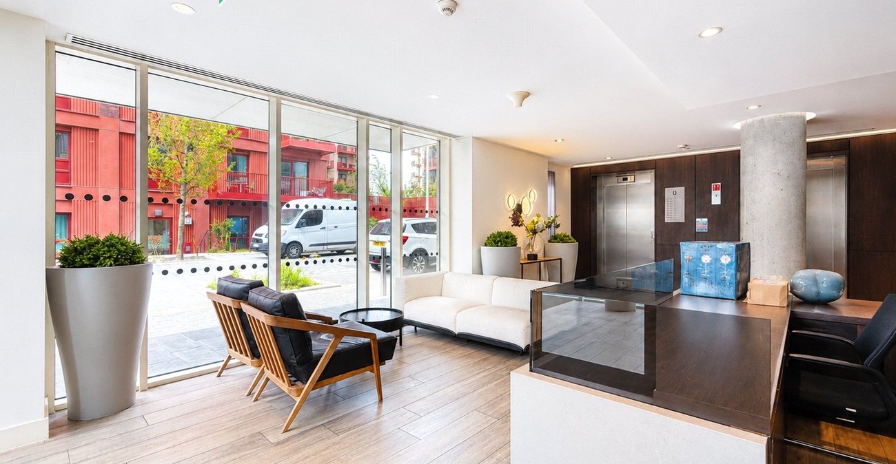 2 bedroom property for sale in London | Robinson Jackson