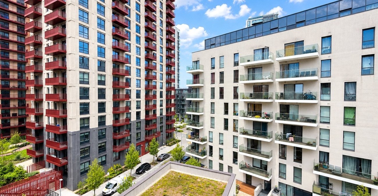 2 bedroom property for sale in London | Robinson Jackson