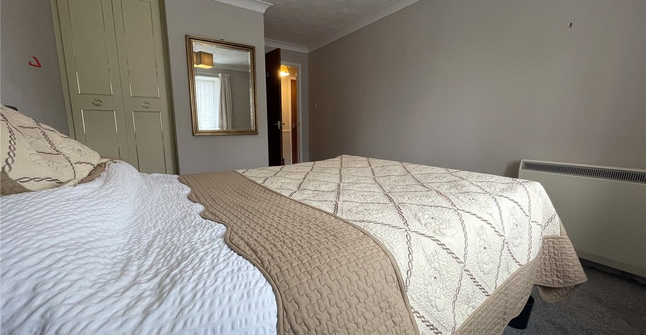 1 bedroom property for sale in Gravesend | Robinson Michael & Jackson