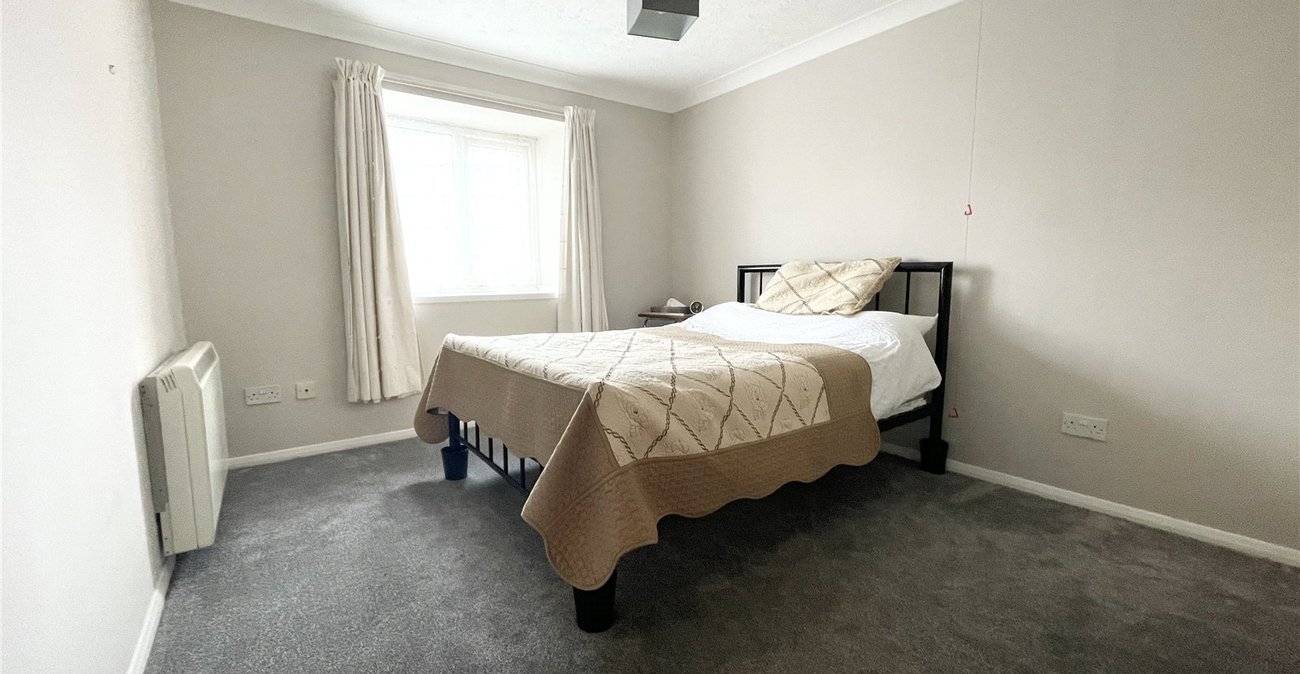 1 bedroom property for sale in Gravesend | Robinson Michael & Jackson