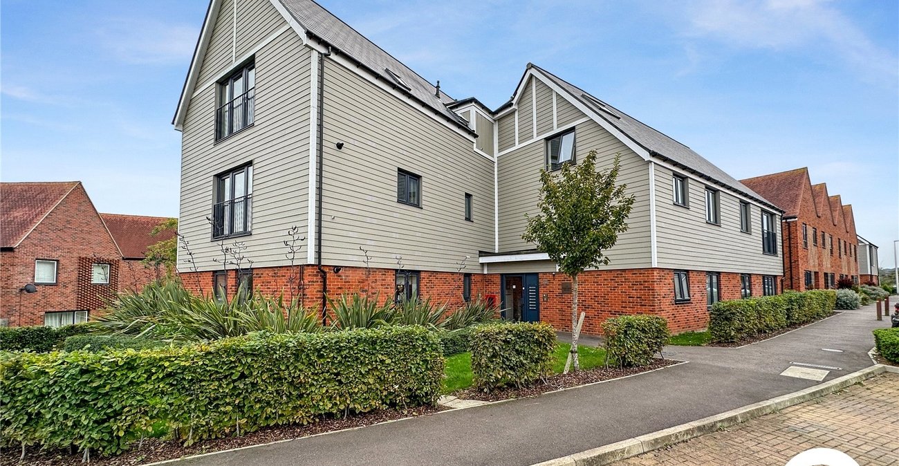 2 bedroom property for sale in Chatham | Robinson Michael & Jackson