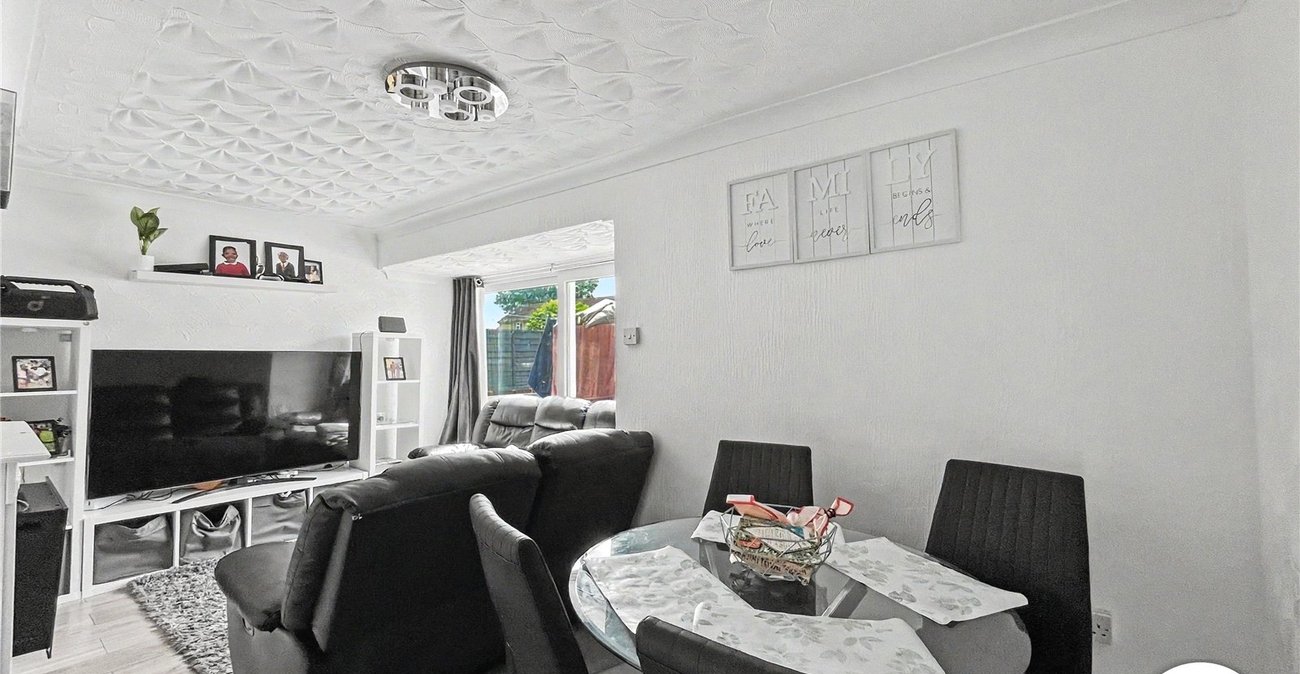 3 bedroom house for sale in Weedswood | Robinson Michael & Jackson