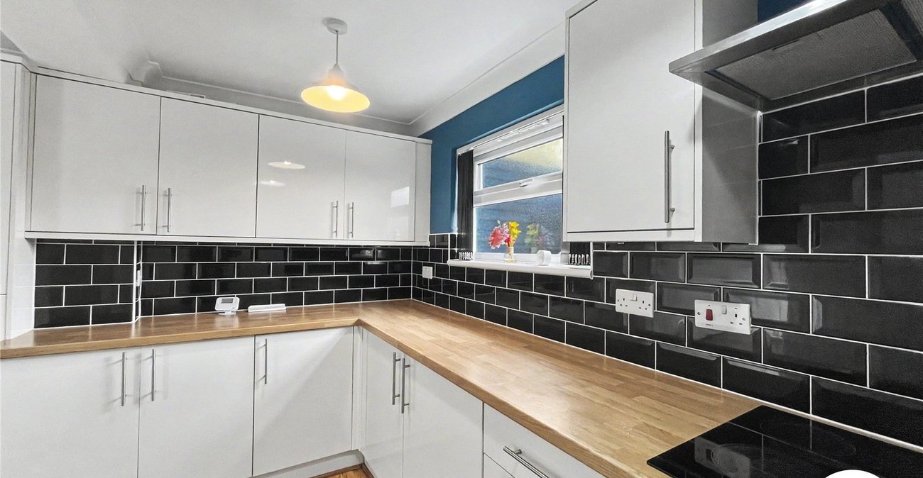 2 bedroom house for sale in Weedswood | Robinson Michael & Jackson