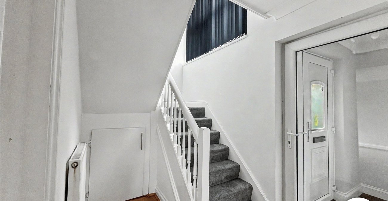 2 bedroom house for sale in Weedswood | Robinson Michael & Jackson