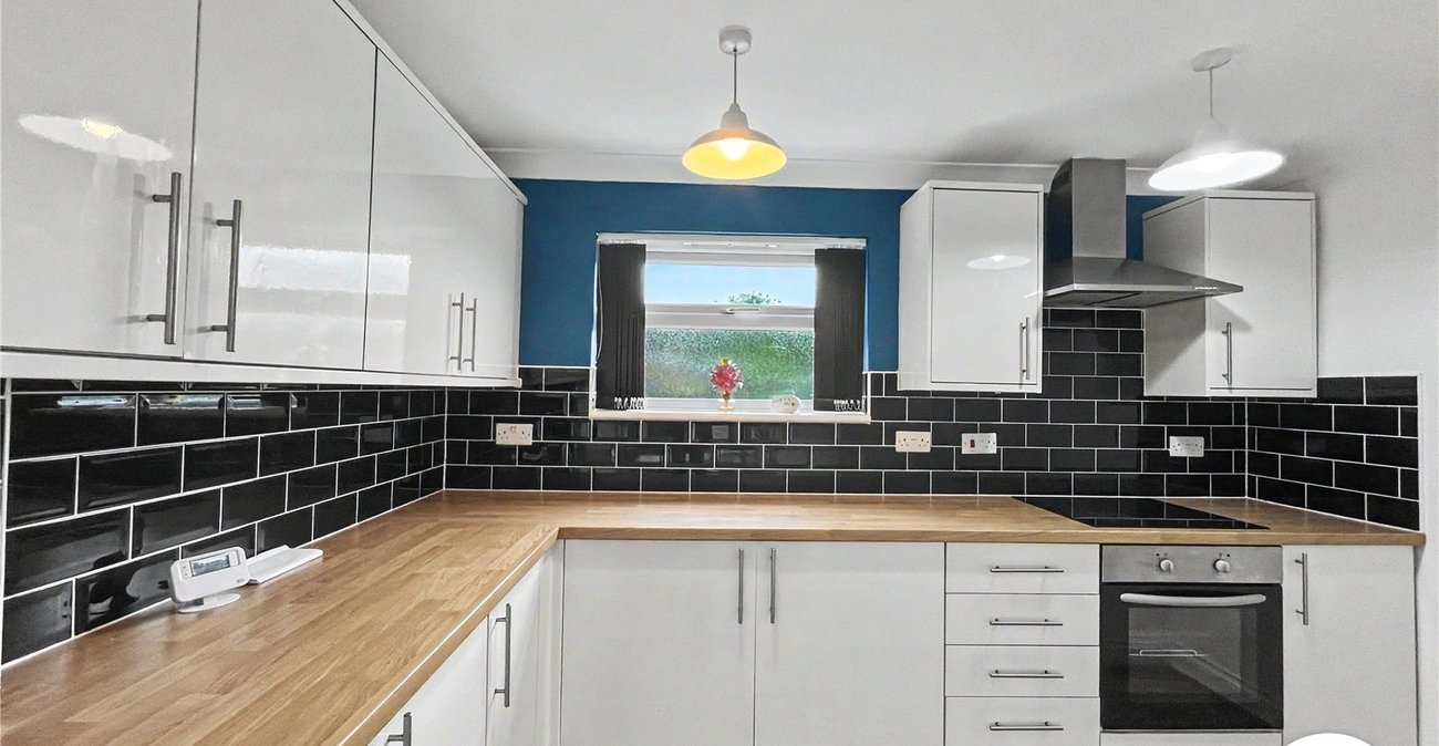 2 bedroom house for sale in Weedswood | Robinson Michael & Jackson