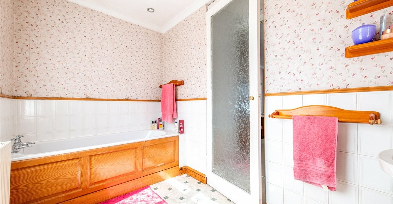 4 bedroom house for sale in Gravesend | Robinson Michael & Jackson