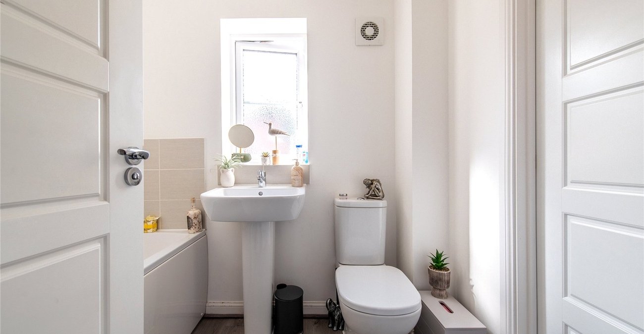 3 bedroom property for sale in Allington | Robinson Michael & Jackson