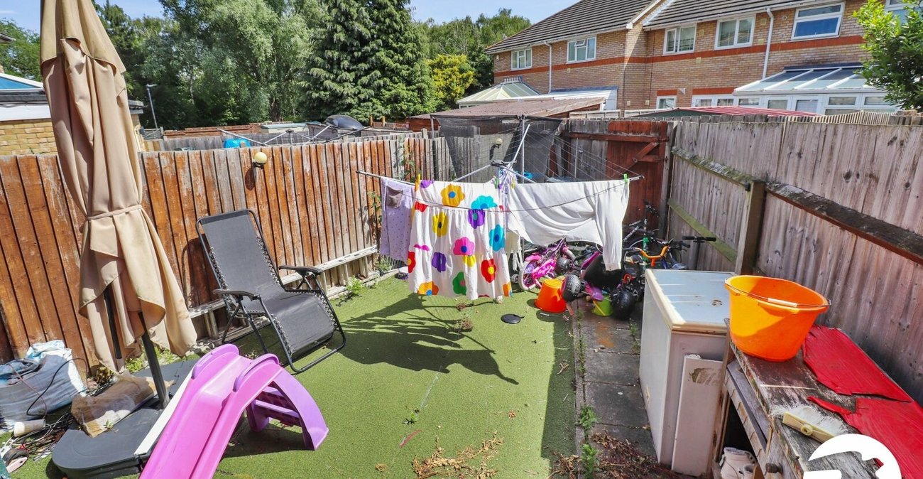 2 bedroom house for sale in London | Robinson Jackson