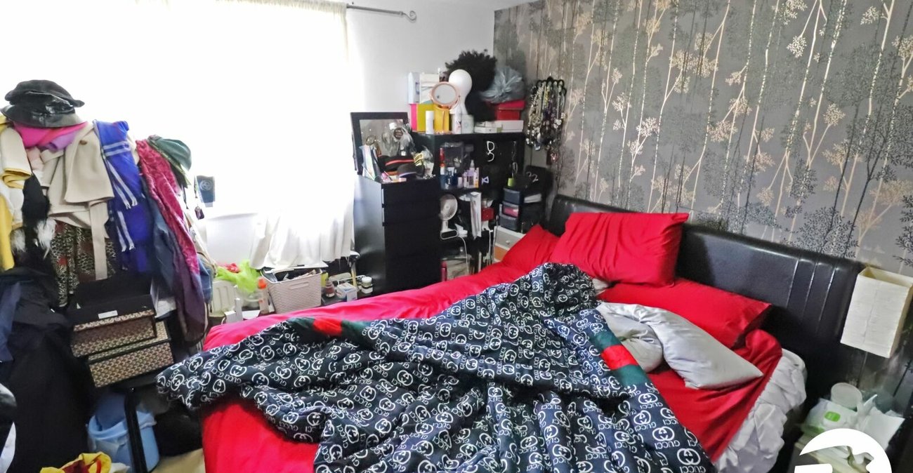 2 bedroom house for sale in London | Robinson Jackson