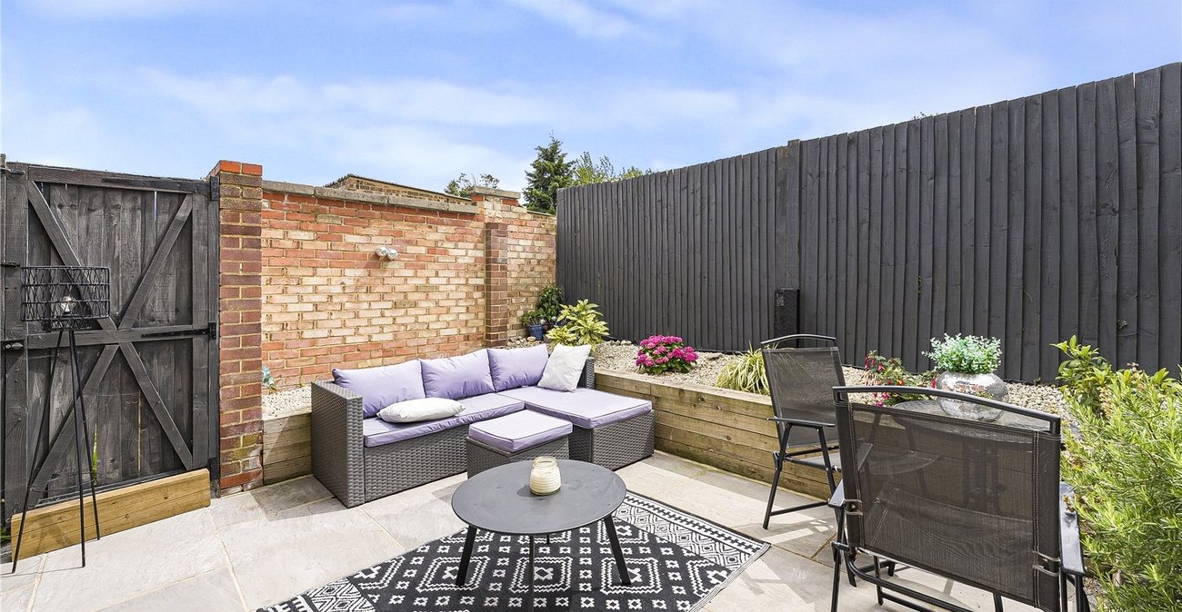 1 bedroom property for sale in Hartley | Robinson Jackson