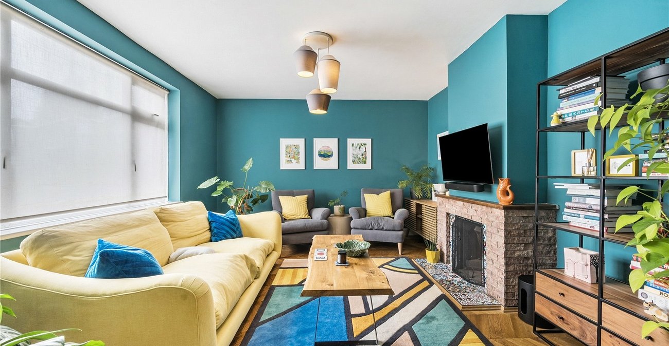 3 bedroom house for sale in London | Robinson Jackson