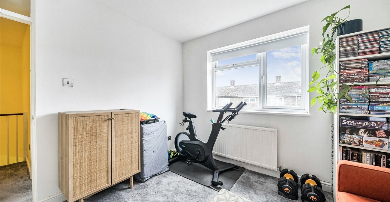 3 bedroom house for sale in London | Robinson Jackson