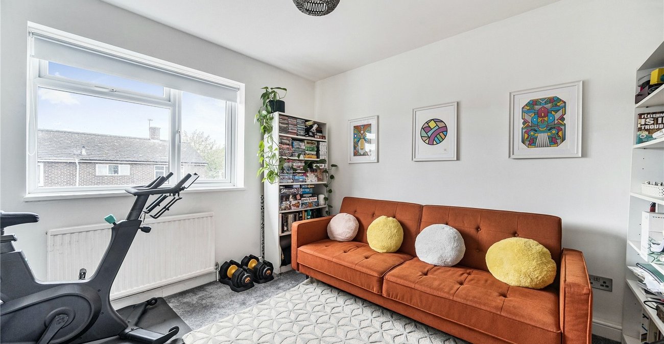 3 bedroom house for sale in London | Robinson Jackson